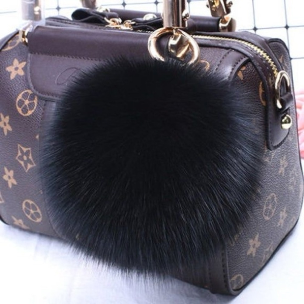 Michael Kors BLACK FOX FUR PEACE POM POM KEY CHARM - Picture 4 of 12